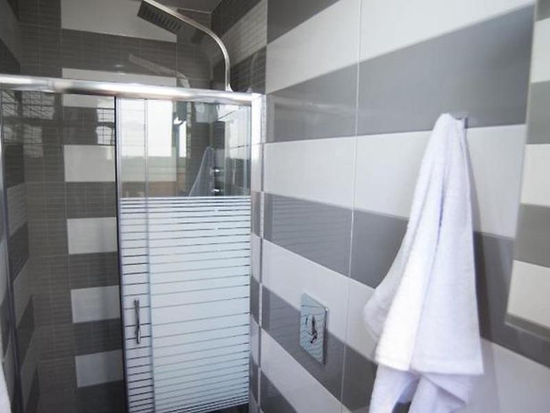 F702587CCDCCF83056F64FD65DA556F6