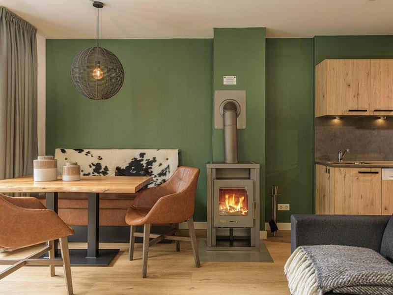 7B6797A363F2A603CE13F9EAE65A9D34