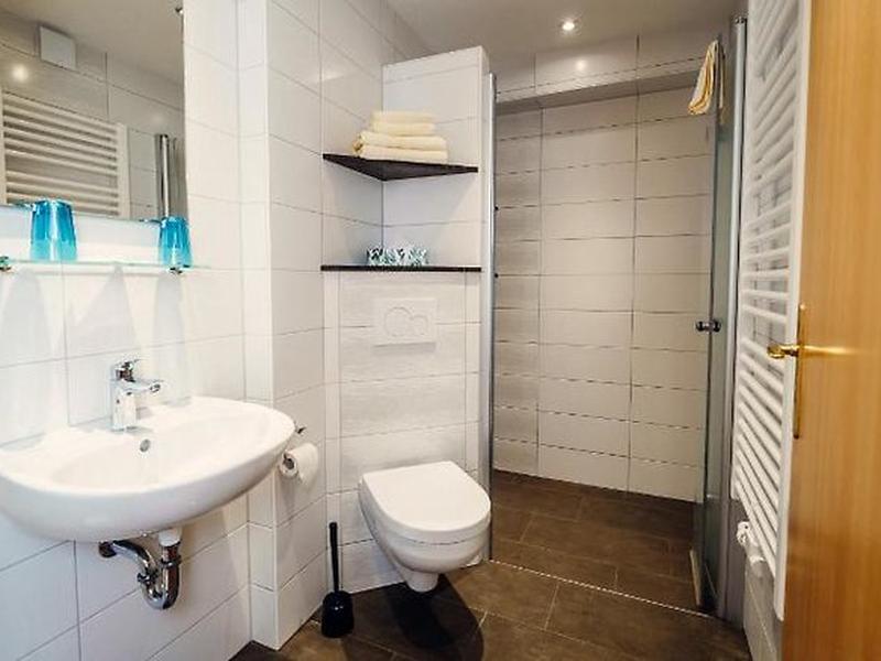 CCAC563C301DAD190D4A4910C8012BE6