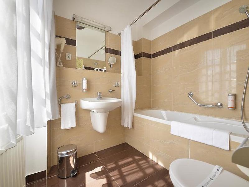 08015ADD4CF02F8CC6B3FBAC7A552502