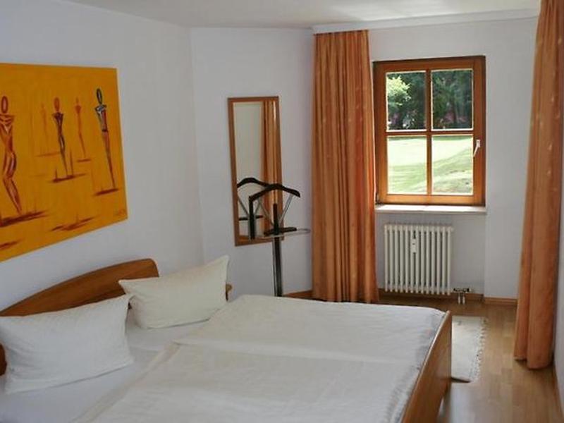 EC33555A359996119F282810DA2955C2