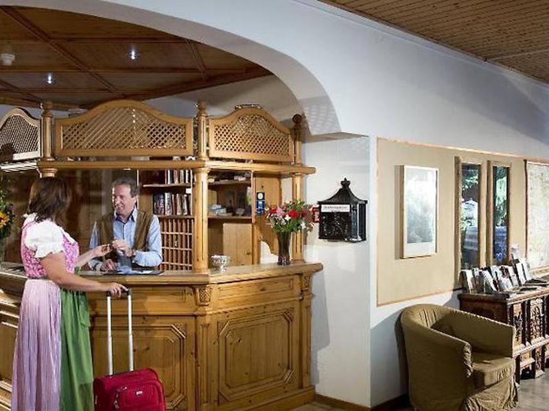 F3274F05E7C28AEE0182B0B7F5E1E7BA