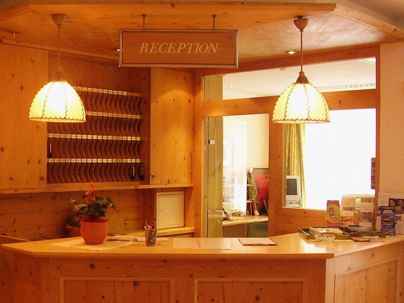 26B467F16F2CFD16B6C93E0779AEE503