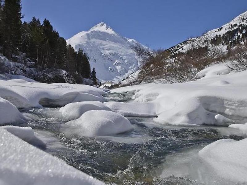 5E5AC15627C71C19F2226B7F2B9173CB