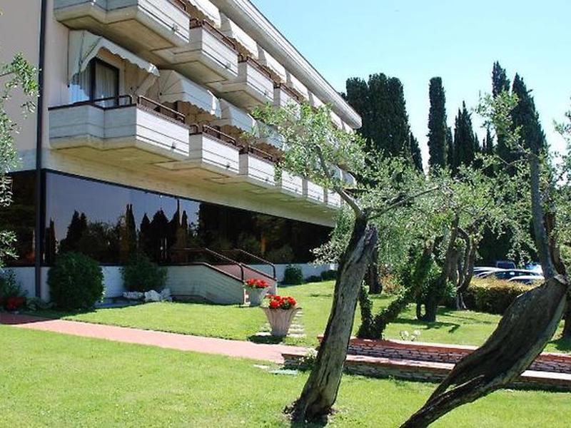 CFE10597AE732C4B3637578EBF39292E