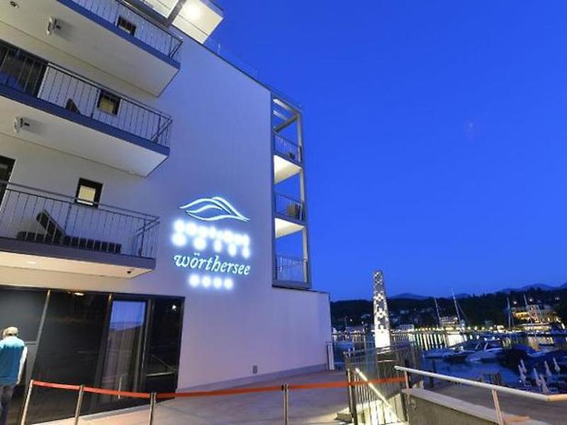 09956710E6CC144FD55590B9635CFC8A