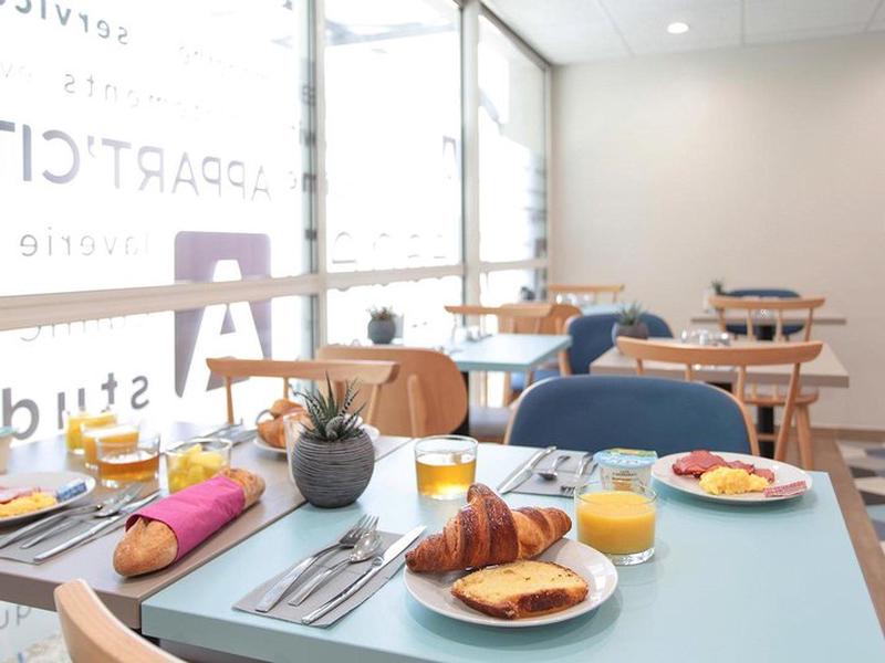 A797C0557AE5ABBD0746FCB80BFE57A2