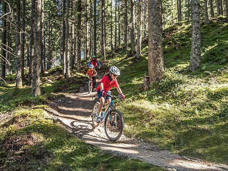 2C0E10F41DED426E4453265F8FAF1CAA