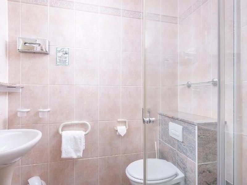 3D3307BE15EB10731067CFD1F9EF36DE