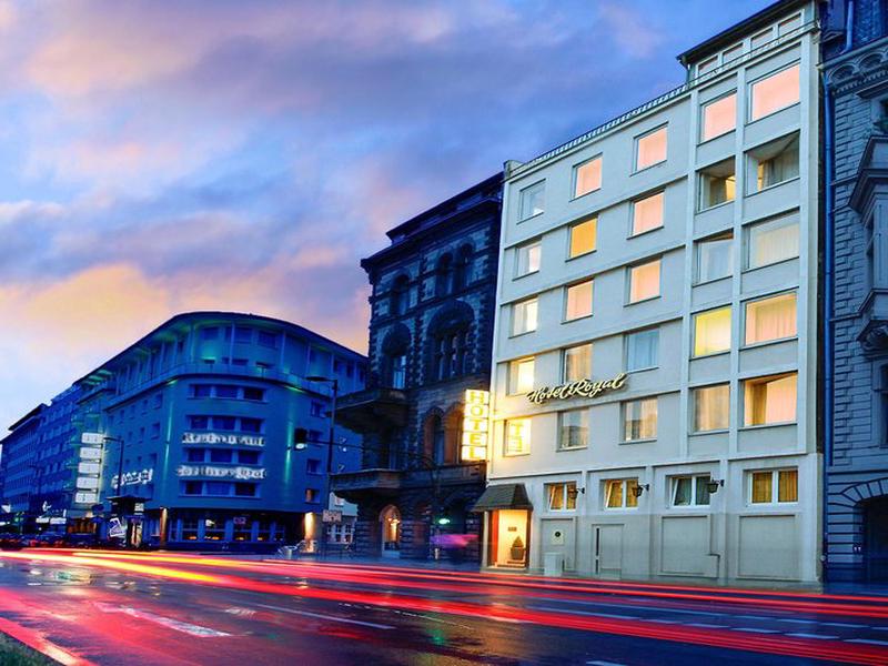 326905A7DF69D46D18DCADB94892F2BF