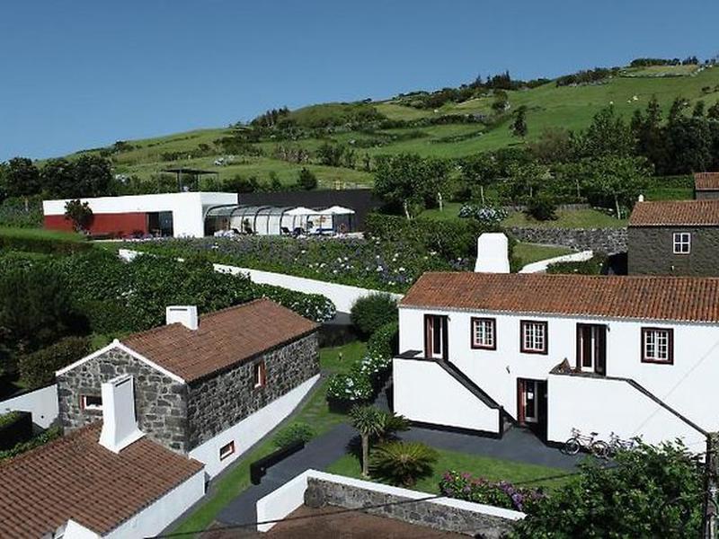 F375F7B2A369E74B6D15E9A6A8AFF88C