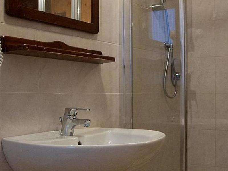 64637C02CBBAA673B08A79D954C3B063