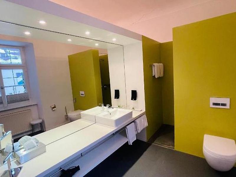 43835C1C1D5956A594B1CD82B99B08AD