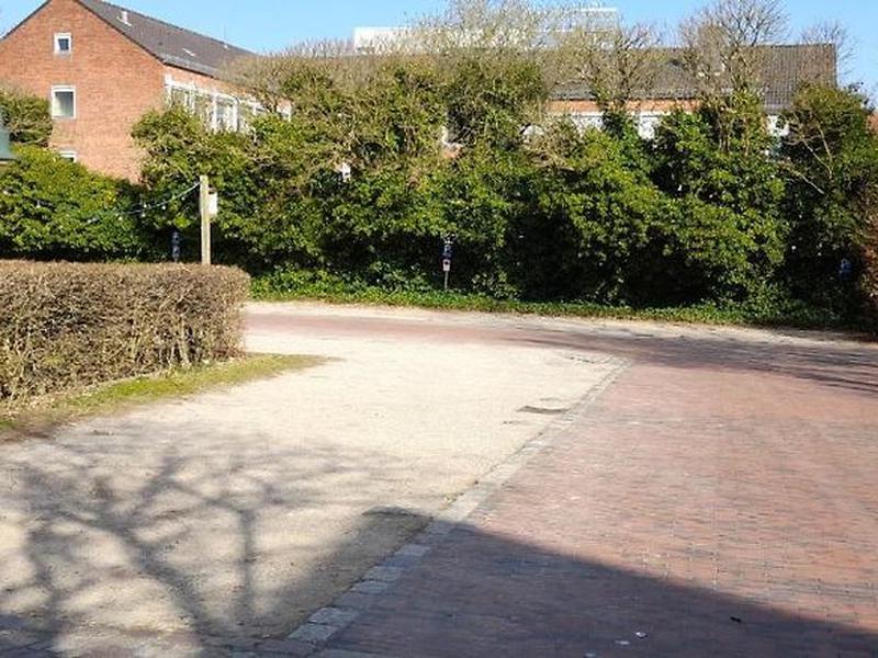 209661F6C7DFFF32F8FD334AB1B340D8