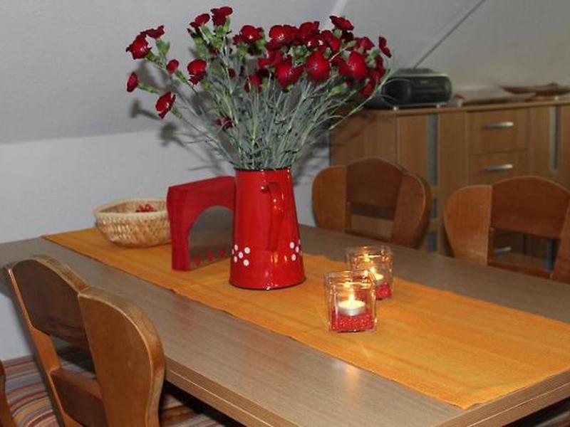 8805AE9306BD794A6594CFE226C88BD1