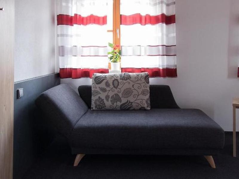 7D7D7B573E9E1DC219C0019585E6A4A2