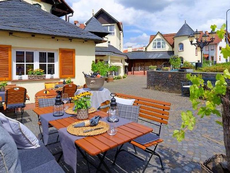 14E9B55681E0B88D7AA1A8E7EFA7872C