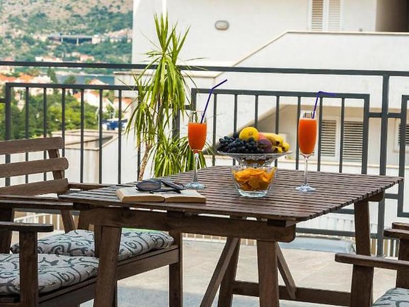 C3EC2864B168C47242CB6FD4CDD8F1E1