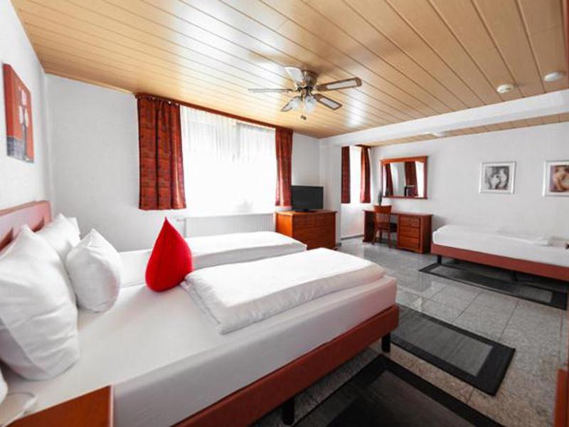 4F3AC6D50E915F2D6D204770B7A173CC