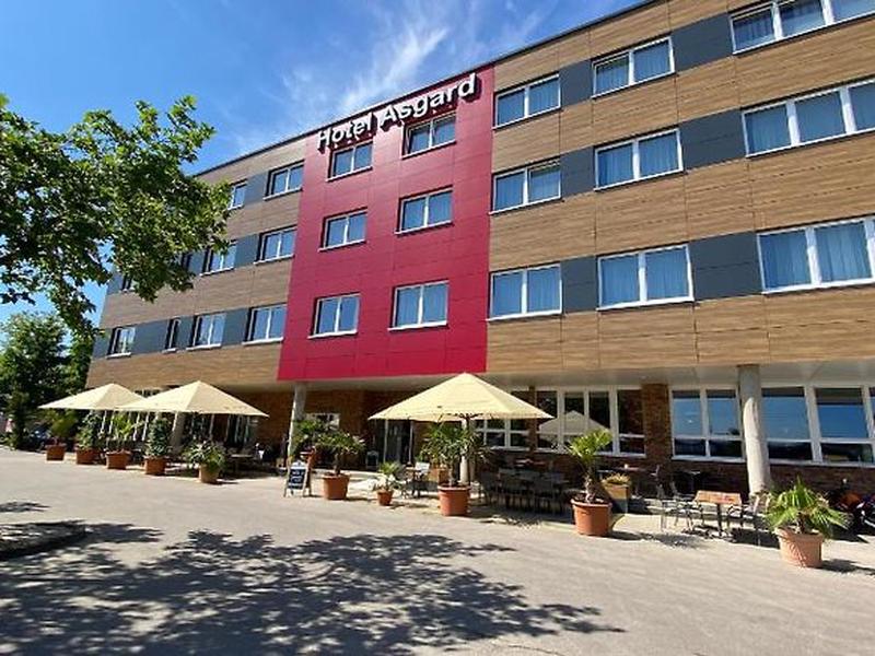 E6E9B00FCC765E5326EFD6A745A3E1C1