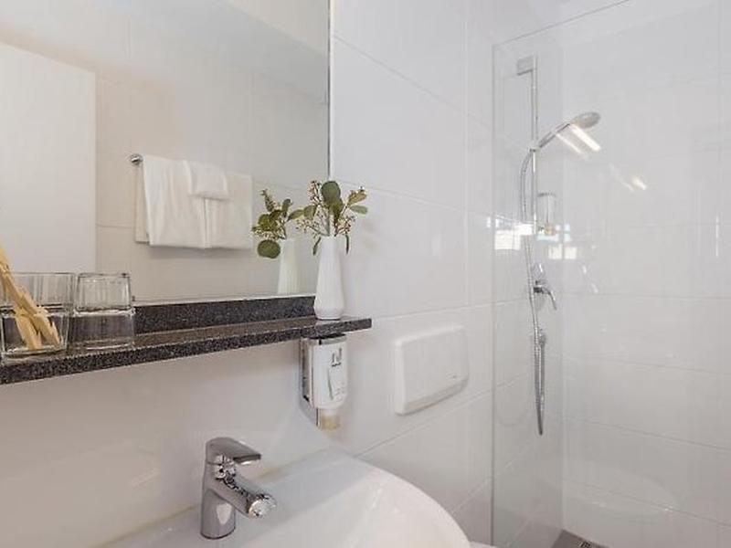 AA742295B3565E221B5A74AEED9D0983