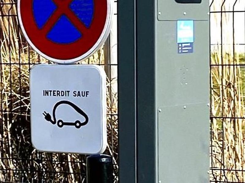 FB9BF55A990F703FA4199F8CD1A72158