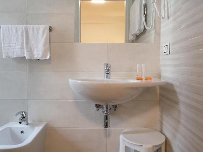 312E234EAE56BBDDF1173B2565CBC883