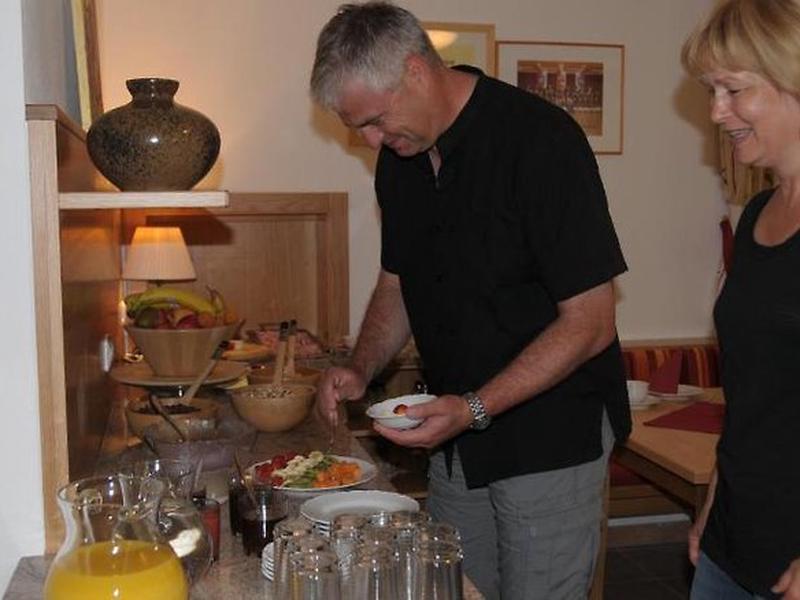 FFBAC40B8568E705DC9935D297D30AB0