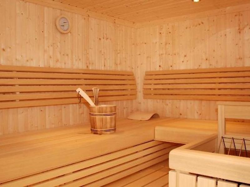 B7EB057BACF52C2954AF3FB81F303637