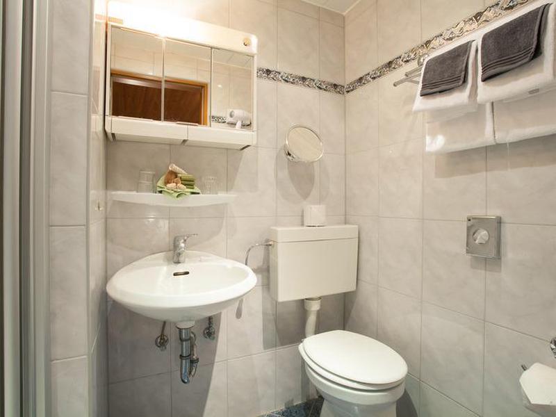 61FCE4C262714FAC6CF8D56F7B0470AD