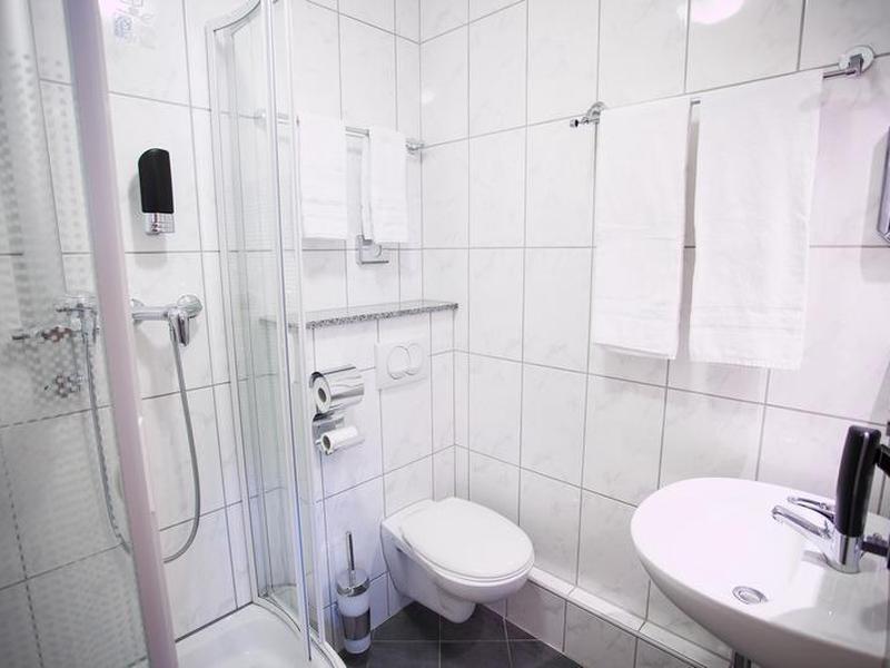 B51FC1F422D921DDC745ED6E51CF0EC9