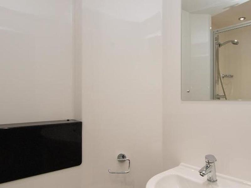 5E16653DD67587FEF61FDC314A7A2432