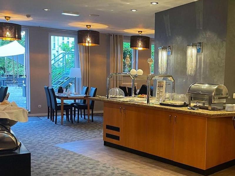 F7F8F5418F1531B27180ADD4FE4CDF63