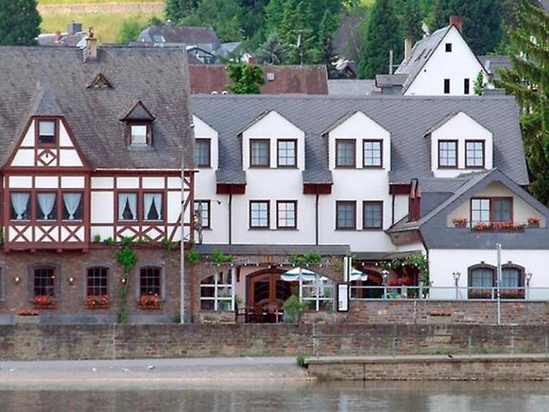 18E93E4148E6FA220BE2F626F1AE2C70