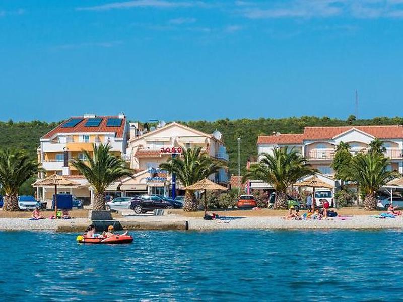 E79162E8303BD275300C358B484D5065