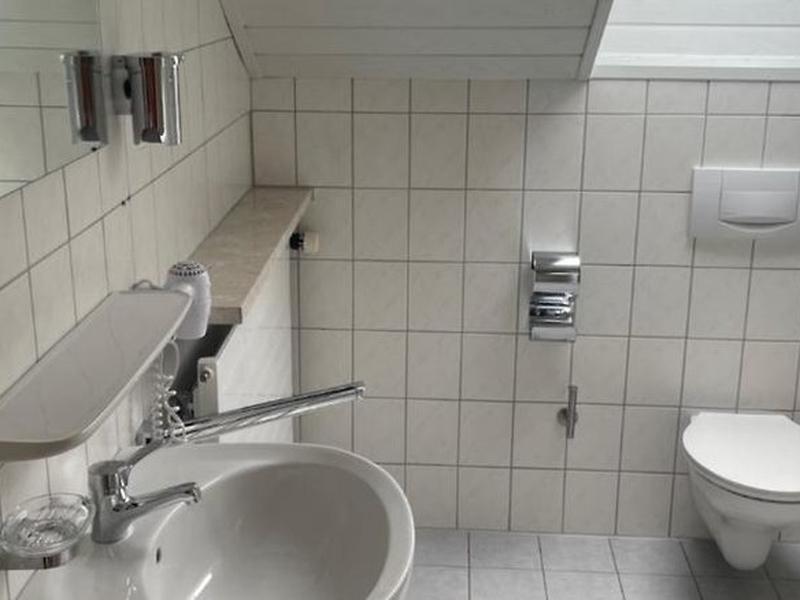 AE652F4D8CF7C09BBA515A8AA0448925