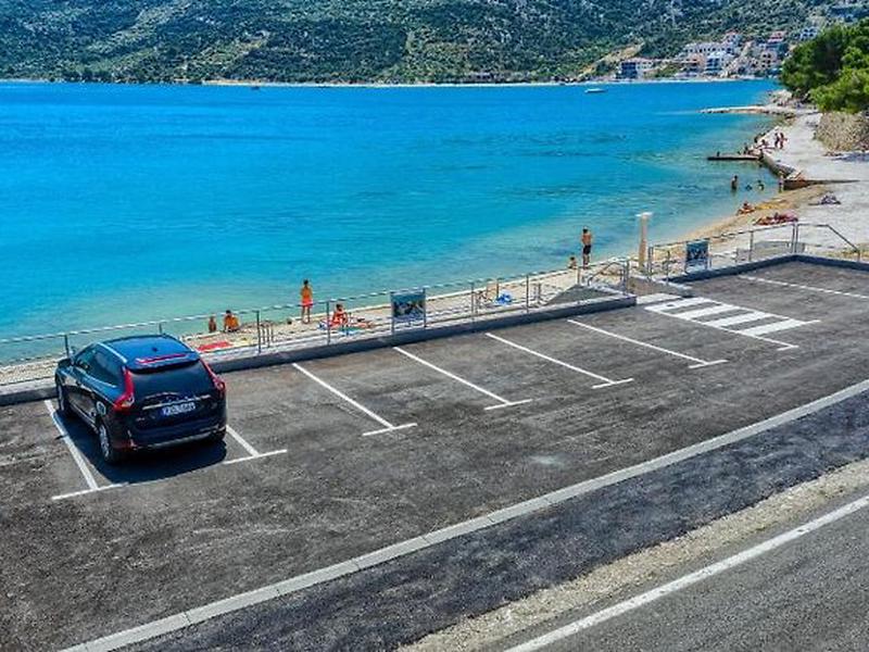 29944E7C2595262A7EF4D84C4FABD87E