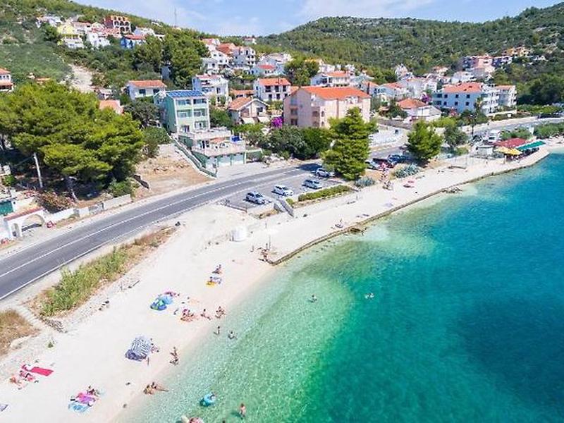 CEB03D0C31C10F101F3E3C033E93FAD4