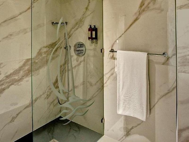 4A67D3D2A8551854AE90FDCA7B1C2562