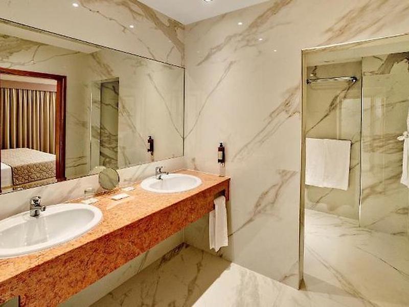 239F14132230D092BB2B0AB0831A47FE