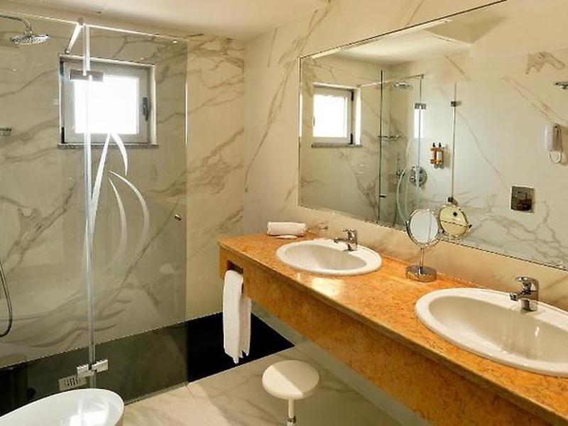 E47CAE9C6658B17D14DC89BBB73FC7BB