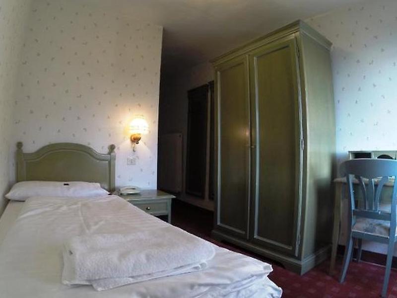 F808BE8DF59424737F53C2C1E0E84E9B