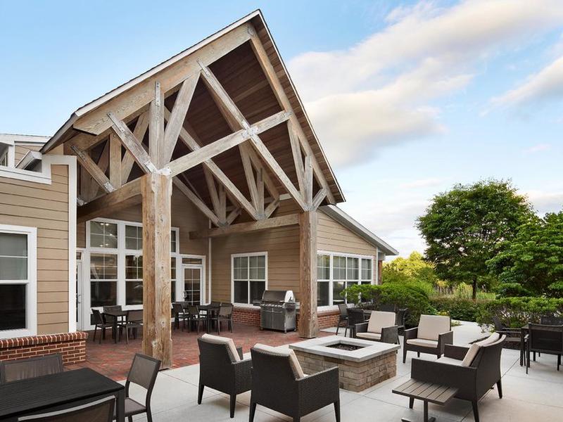 27D8B04D891A12C9EB8D880E04EDA37A