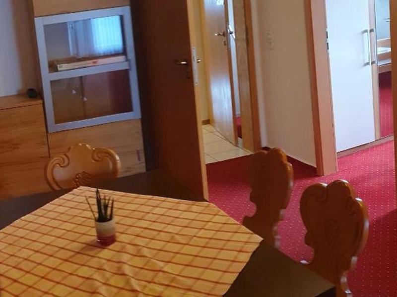 33E87474866C8847077D933257D87211