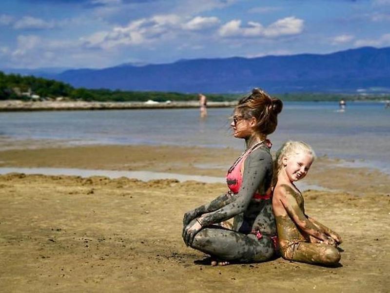 5A1A76B842F0176D74AE9323C00144C5