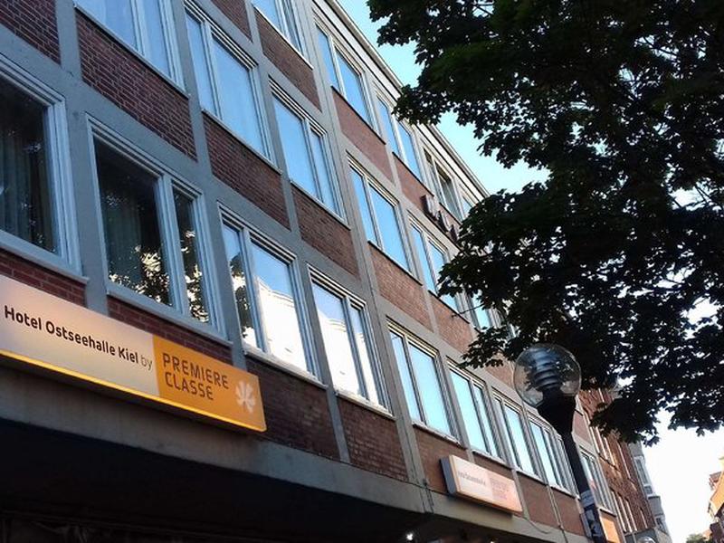 8EDB5D53AF94D399C69B7468C2A35548