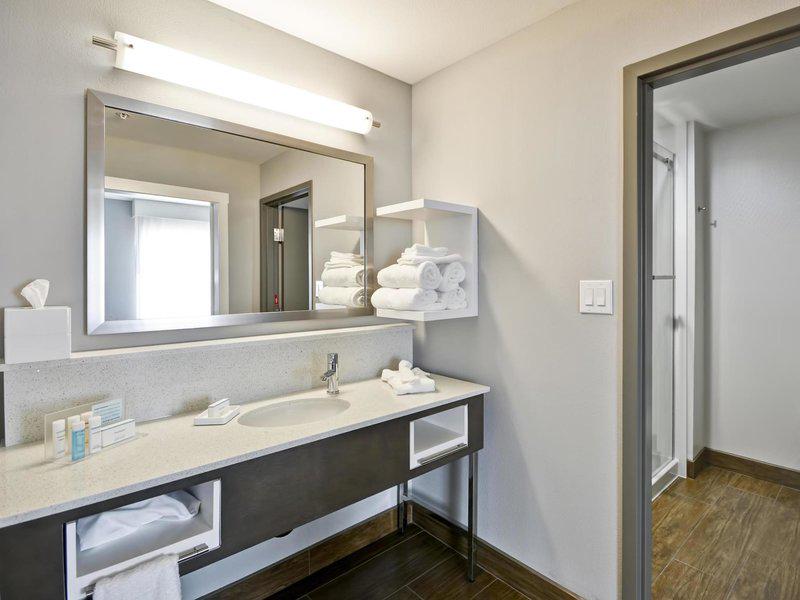 ED532F814BC1C41B188D32125E44C5F9