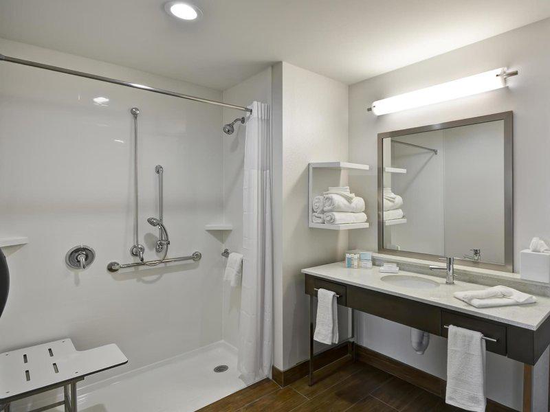 5F6B87057D235DF2EE361C2CA8696BFC