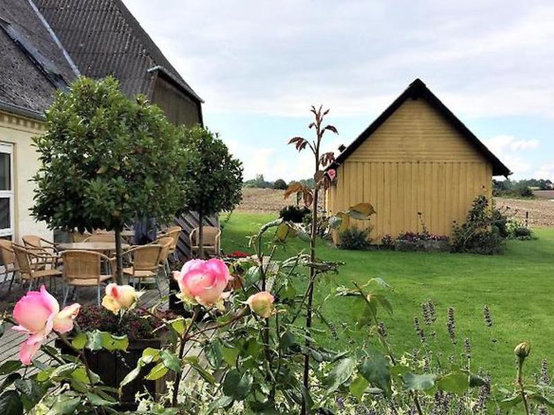 26C391F3B47F654E196A7A8D9BFDAB9A