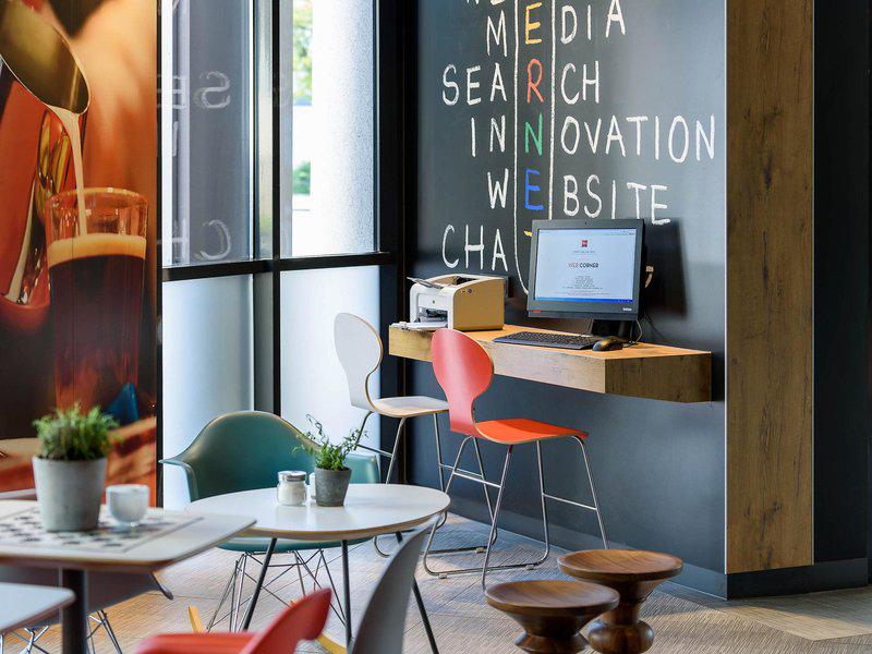 241BE3F748849AA053DB04EB388E11EA